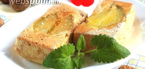 Шарлотка с грушами