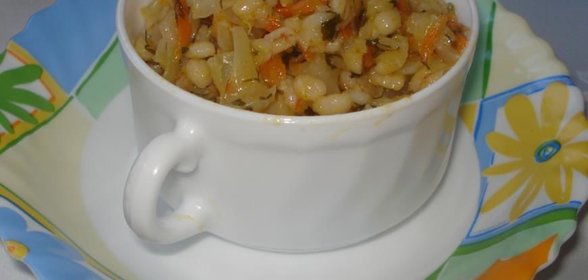 Тушеная капуста с перловкой