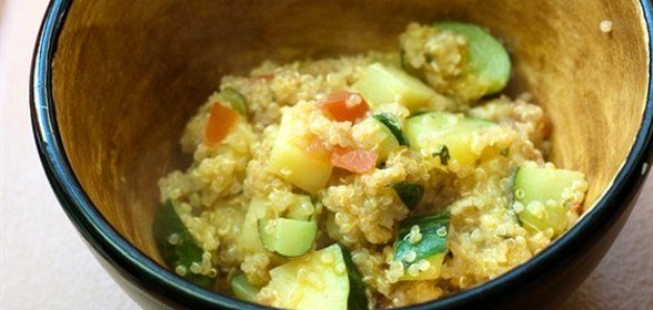 Киноа с овощами и специями