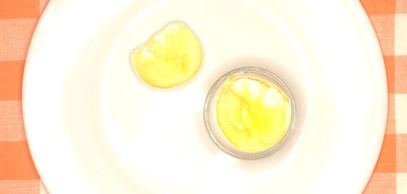 Болтунья в скорлупе