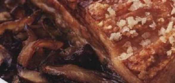 Грудинка свиная с картофелем и луком