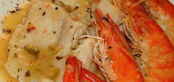 морской язык с соусом и креветками