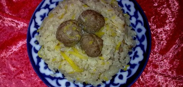 Плов с мясными фрикадельками