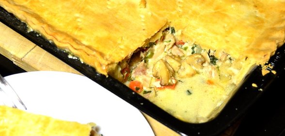 Сочный пирог с курицей и шампиньонами
