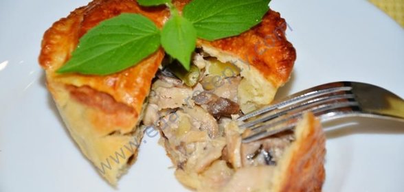 Маленькие мини-пироги с мясом и грибами