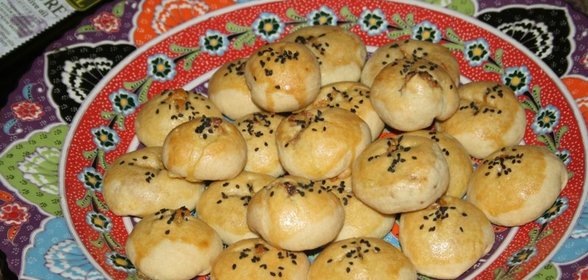 Арабская выпечка с хумусом