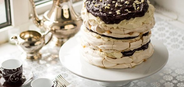 Торт с маскарпоне и меренгами