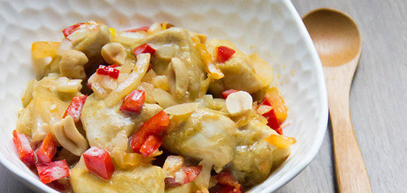 Куриное филе в кокосовых сливках