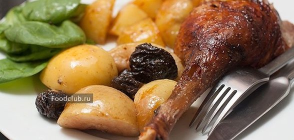 Рождественский гусь с яблоками и черносливом