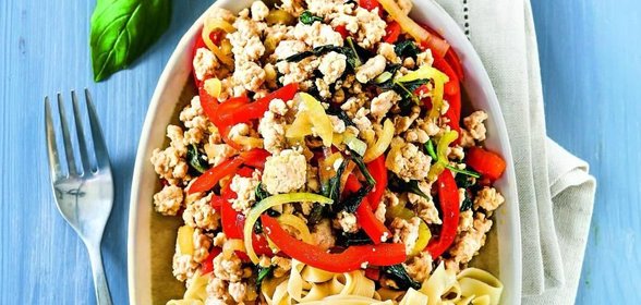 Жаркое из фарша с перцем и базиликом