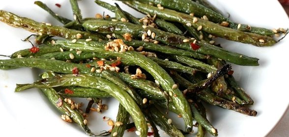 Стручковая фасоль жареная с чесноком