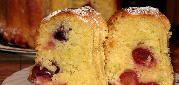 Лимонно-вишнёвый пирог из дрожжевого теста