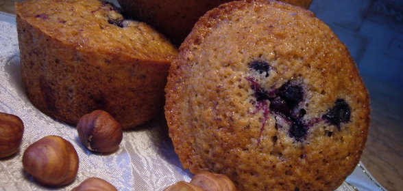 Ореховые маффины на белках с ягодами