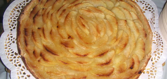 Яблочный пай с медовой глазурью