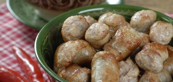 Свиные колбаски с пряными перцами