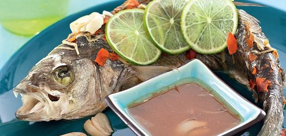 Сибас на пару с лаймом и чили