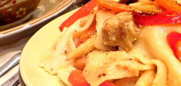 Паста FARFALLE с курицей карри в сливочном соусе