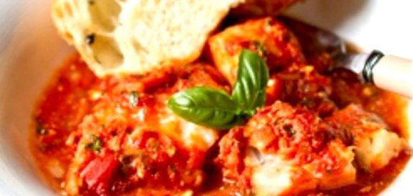 Треска, запеченная под соусом