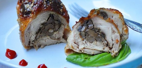 Запеченные куриные ножки (без кости), фаршированные грибами