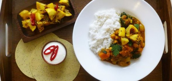 Овощное карри с рисом басмати и пряным лимоном