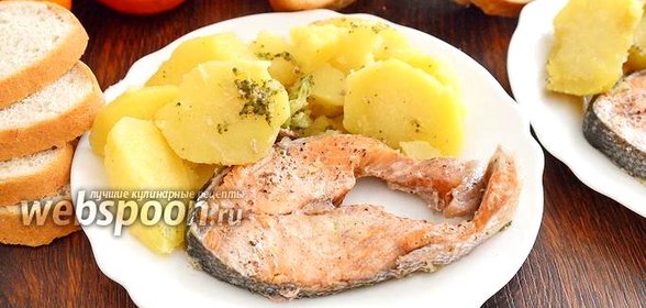Кета в духовке с картошкой