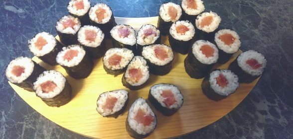 Хосомаки и сёмгой