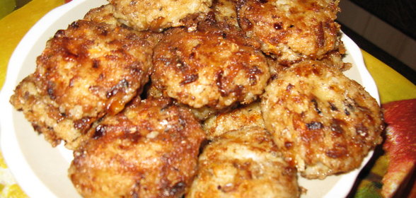 Рисово - рыбные ( с консервы ) котлеты с овощами