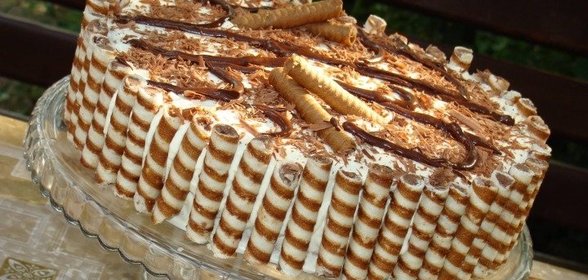 Быстрый торт со взбитыми сливками