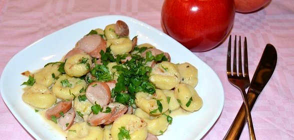 Галушки по-польски с сосисками