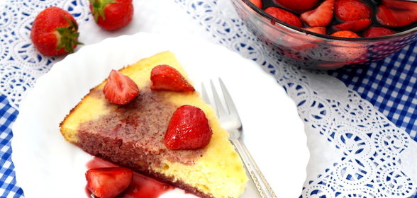 Лимонный пирог с клубникой в вине