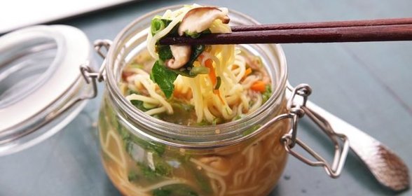 Лапша в банке