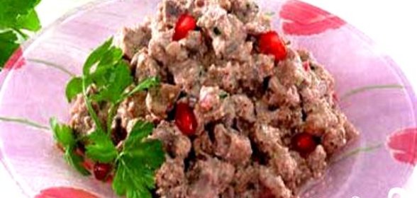 Куриные потрошки с орехами