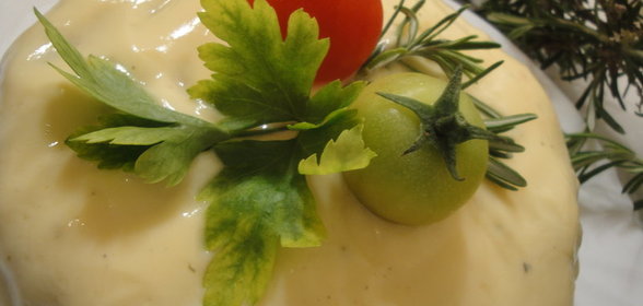 Юварлакятурта авголемоно или Тефтельный тортс яично-лимонным кремом