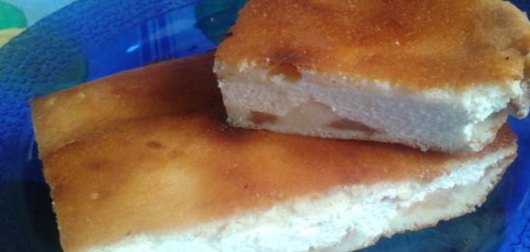 Творожная запеканка с яблоками (шарлотка)