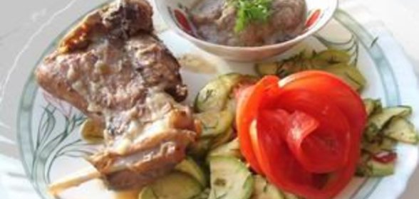 «Братец кролик» с орехово-чесночным соусом