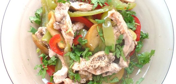 Куриная грудка с овощами за 10 минут - легкий ужин или начинка для тортильяс