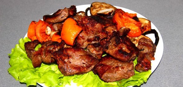 Шашлык из телятины с овощами