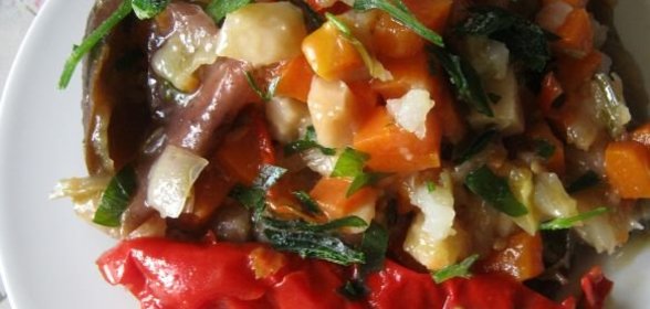Баклажаны квашеные, фаршированные овощами