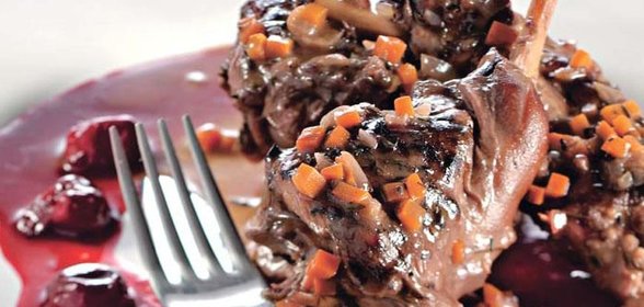 Заяц с вишнями