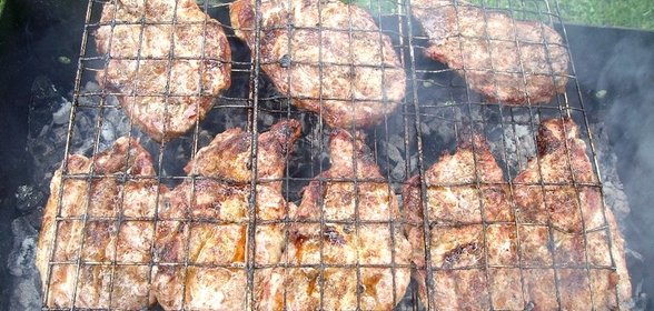 Стейк из говядины на мангале