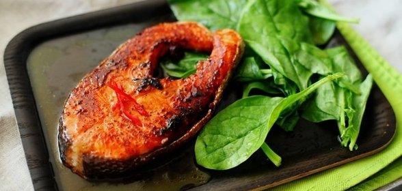 Острый лосось в карамели