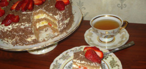 Клубнично-банановый торт