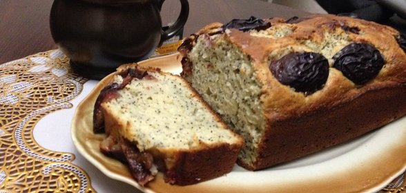 Кексы с маком и сливами Две половинки