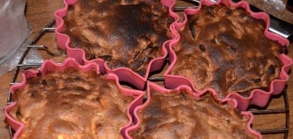 Шарлотка с яблоками в аэрогриле