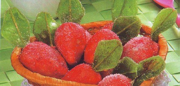 Ягоды из вафель