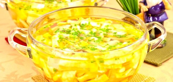 Куриный суп с яичными блинчиками