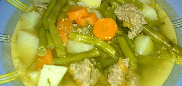 Супчик с зелёной молодой фасолью и фрикадельками