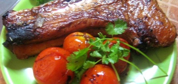 Пряная свинина с помидорами