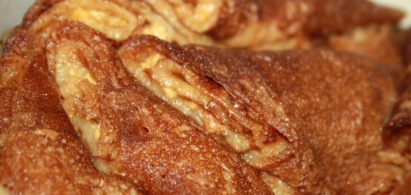 Блинчики с творогом и курагой, томленые со сливочным маслом