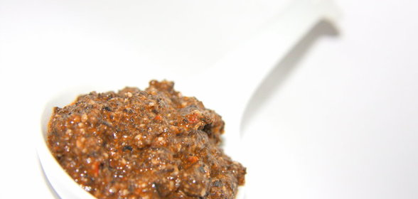 Дип (тапенад) из оливок с томатами и пармезаном